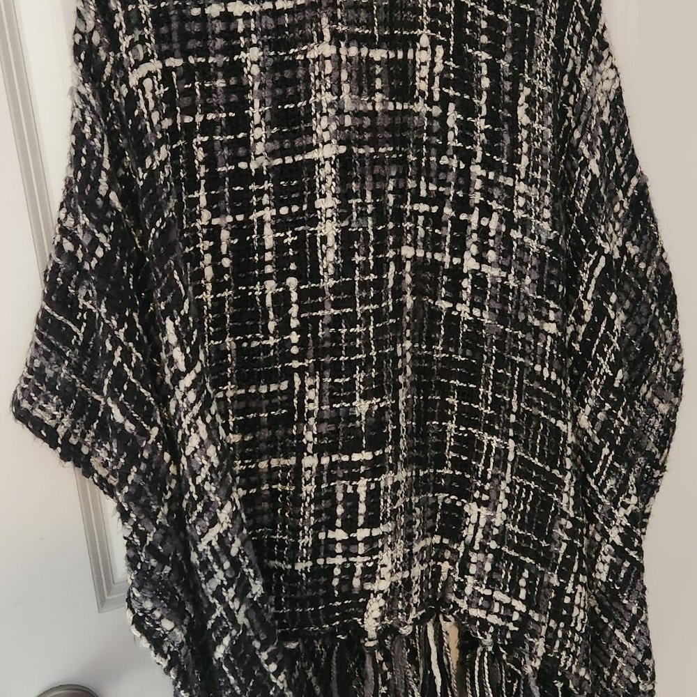 Outfit Topper - Picture 4 of 4